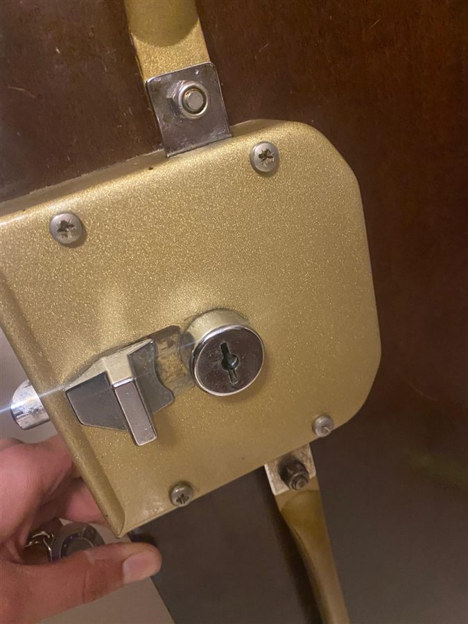 Instalación de cerradura en apartamento de Benalmádena Costa