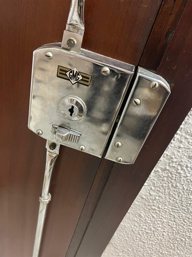 Sustitución cerradura antigua Benalmádena